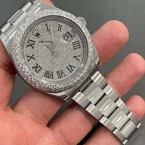 Montre de luxe antique en moissanite sertie de diamants, style hip-hop, cadran romain en acier inoxydable argenté, bracelet de 20 mm - Product Image 1