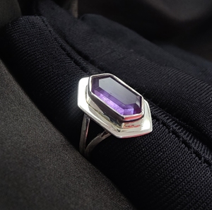 Anillo de plata esterlina de corte hexagonal de amatista 925 natural al por mayor, joyería de piedras preciosas para mujer, ajuste de bisel de rodio para bodas - Product Image 1
