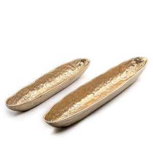 Plateau de nourriture en acier inoxydable martelé avec poignée en bois Plateau de service de nourriture de taille personnalisée au design attrayant à vendre - Product Image 5