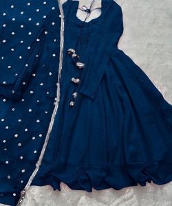 Vêtements islamiques pour femmes musulmanes Costume de pelouse blanche Boutique Robe trois pièces à la mode pakistanaise pour l'Aïd Mariage Fête Ramadan - Product Image 6