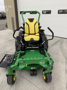 Cortadora de Césped Comercial John Deere Z920M 2022 con Giro Cero, Motor Kawasaki de 23.5 HP y Plataforma de Corte de 54'' en Venta - Product Image 3