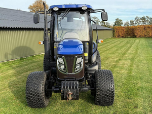 Tracteur agricole fiable 504 de 21 CV 4x4 avec moteur diesel économe en carburant et système hydraulique puissant - Product Image 1