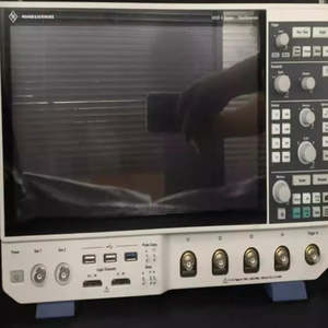 Oscilloscope numérique Rohde & Schwarz MXO44 d'occasion, produit de haute qualité en excellent état - Product Image 3