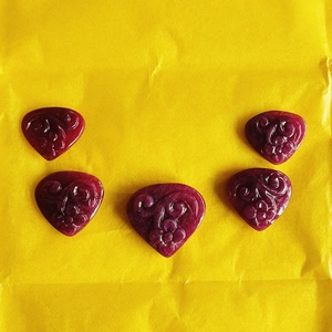 Pierres rubis rouges naturelles Lustre de qualité AAA Magnifiquement sculpté Gemmes non chauffées non traitées 30-40mm 32.00cts Certifié IGI pour - Product Image 2