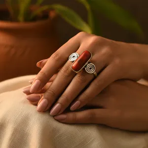 Bague en argent sterling 925 plaqué or rose avec corail et pierres précieuses naturelles, design spirale, style bohème délicat, sertie clos - Product Image 1