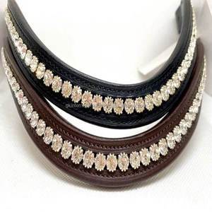 Ustom-banda para la frente de cuero de caballo, banda suave acolchada en negro o marrón con diseño curvo y cristales ostentosos de estilo floral dorado - Product Image 2