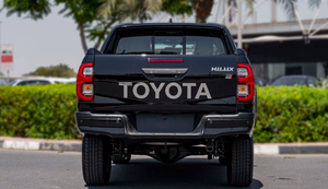 Toyota Hilux 2023 Usada en Buen Estado, Automática, Volante a la Izquierda, R20, Cuero Oscuro, Cámara Trasera, Techo Solar, 4.1-6L, 300-400 CV - Product Image 2