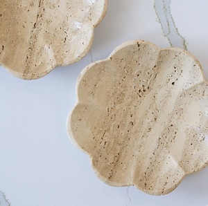 Bol à collation en pierre de travertin cannelé, artisanal, neuf, de luxe, pour la décoration de table, style minimaliste, décoration d'intérieur de luxe, accent de service - Product Image 3