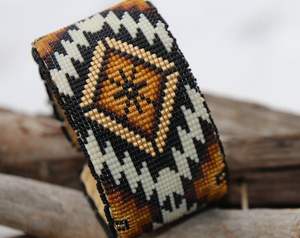 กำไลข้อมือแบบมีตัวอักษรทำด้วยมือใช้ได้ทั้งชายและหญิง - Product Image 2