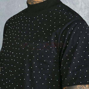 Camiseta de algodón 100% con diamantes de imitación para hombre a la moda con corte de gran tamaño y estampado brillante para camiseta ostentosa con diamantes de imitación de estilo callejero - Product Image 3