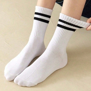 Calcetines Unisex Cómodos y Transpirables con Rayas Blancas, Estilo Deportivo y Universitario, Técnica de Tejido, para Uso Diario - Product Image 1