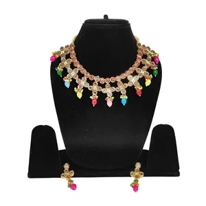 Ensemble de collier en pierres multicolores Meenakari Kundan, plaqué or vintage, bijoux de mariée et de haute joaillerie pour mariage ou cadeau - Product Image 2