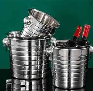 Seau refroidisseur de vin en aluminium artistique conçu de manière unique avec un motif en relief ajoutant du charme disponible aux prix de gros - Product Image 2