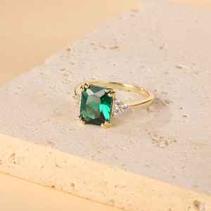 Anillo de Oro Vermeil Ajustable con Esmeralda y Circonita Cúbica Blanca, Engaste de Puntas, 8x6 mm, Joyería para Mujer, para Aniversario y Uso Diario - Product Image 5