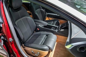 AUTO ELÉCTRICO IMPECABLE 2023 2022 LUCID AIR GRAND TOURING DUAL-MOTOR AWD CON UN HASTI DE 830 KM DE AUTONOMÍA LISTO PARA ENVIAR - Product Image 4
