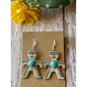Boucles d'oreilles pendantes en turquoise Kingman et argent sterling, fabriquées par les Navajo, en forme de dessin animé - Product Image 1