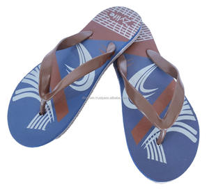 Desgaste del pie de clase alta que indica un uso ligero y cómodo en interiores y exteriores diseñado para apoyar y confortar los pies - Product Image 4