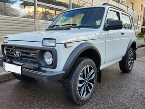 Tình trạng tốt được sử dụng đấu giá LADA Niva huyền thoại thể thao 2025 trong cổ phiếu nóng sẵn sàng cho vận chuyển đáng ngạc nhiên - Product Image 2