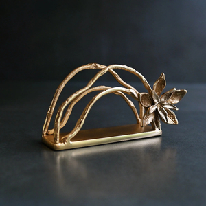 Porte-serviettes en métal doré avec design floral, décor de table moderne, organisateur de mouchoirs sur pied élégant pour table à manger et cuisine - Product Image 3