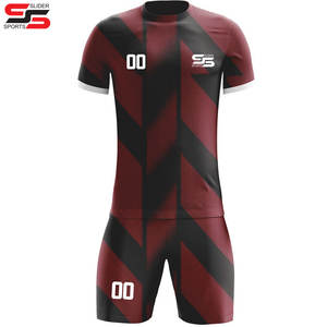 Uniforme de football de haute qualité Vêtements de sport-Uniforme de football en polyester 100%, uniforme de football pour hommes de la meilleure qualité fabriqué au Pakistan - Product Image 3