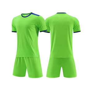 Maillots de football en gros directement de l'usine, séchage rapide, respirants, personnalisables, rouge et noir, avec motif étoile sur l'épaule - Product Image 3