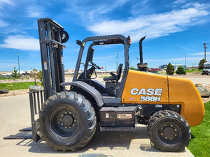 Montacargas con pluma elevadora Case 588H usado del 2023 - Product Image 3