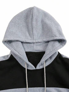 Ensemble survêtement homme gris et noir avec sweat à capuche doublé polaire et pantalon de jogging assorti – Vêtements OEM ODM en gros - Product Image 5