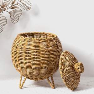 Pot de rangement en rotin tissé à la main avec couvercle, boîte décorative en bambou, organisateur cylindrique artisanal pour la décoration de la maison et du spa - Product Image 5