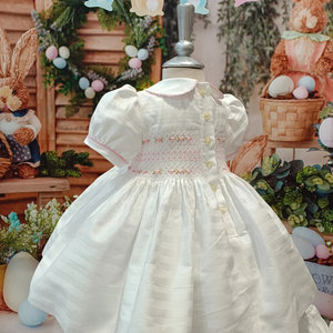 Robe en lin doux smocké faite à la main pour bébé filles Style décontracté pour le premier anniversaire de l'enfant en bas âge OEM Made in Vietnam - Product Image 3