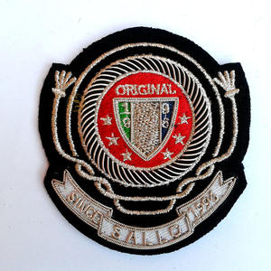 Nouvelle conception personnalisée d'insigne de patch brodé Patch de broderie personnalisé pour les vêtements - Product Image 1