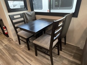 Remolque Jayco Jay F-l-i-g-h-t S-l-x 334RTS 2026 Usado en Buen Estado, Listo para la Venta - Product Image 2