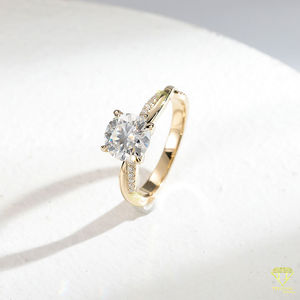 Anillo de compromiso de laboratorio redondo clásico para mujer, joyería nupcial de solitario inspirada en diamantes - Product Image 6