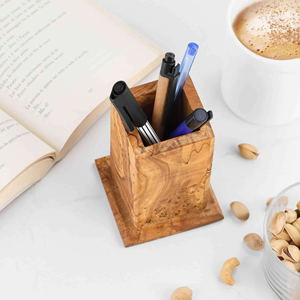 Portalápices de Madera Hecho a Mano, Portaplumas de Madera de Olivo para Organizador de Escritorio, Elegante y Artesanal - Product Image 2