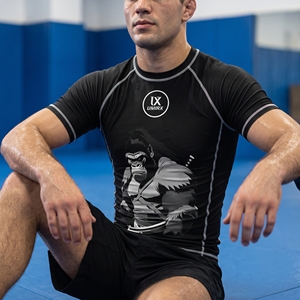 Camiseta de compresión sin costuras para hombre, manga corta, con estampado gráfico de gorila, sublimada, para BJJ, MMA, No Gi - Product Image 5