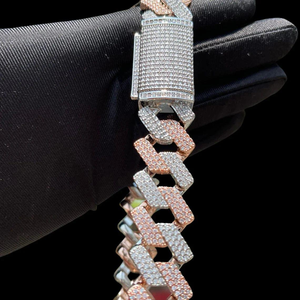 สร้อยคอแบบ Cuban Link สไตล์ดีไซเนอร์ยุคใหม่ ประดับเพชรเลียนแบบ ดีไซน์หรูหรา สำหรับแฟชั่นสตรีทแวร์ในเมือง - Product Image 4