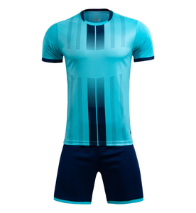 Uniforme de football confortable fabriqué par des professionnels, uniforme de football de produit très demandé pour les hommes - Product Image 2