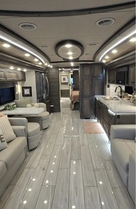 Proveedor verificado de autocaravanas Tiffin ALLEGRO BUS 45 OPP usadas del 2023 en venta - Product Image 6