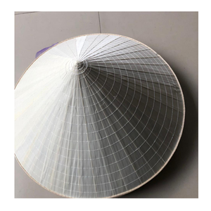 Chapeau en paille traditionnel en bambou fait à la main Fabriqué au Vietnam Meilleur prix Haute qualité Chapeau conique en feuilles Non La Vietnam Prix bas - Product Image 1