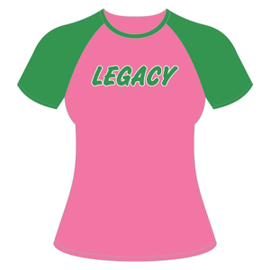 T-shirt à manches raglan rose Legacy, vêtements de sororité grecque, vêtements de sororité universitaire pour femmes, rose et vert, élégant, décontracté, vêtements grecs - Product Image 1