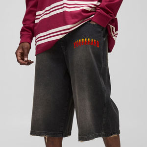 กางเกงขาสั้นของผู้ชายกางเกงขาสั้นผ้ายีนส์ยาวสำหรับผู้ชายเสื้อสไตล์สตรีทแวร์ฟอกสีเข้มโลโก้ลายนูนออกแบบได้ตามต้องการ - Product Image 1
