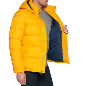 Chaleco acolchado de hombre de alta calidad OEM, último diseño con logotipo personalizado, chaqueta de invierno transpirable con cremallera completa para uso en exteriores - Product Image 2
