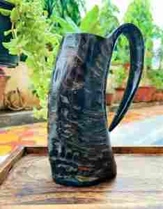 Tasse de corne à boire en céramique de sculpture Viking personnalisée fabriquée à la main corne naturelle hautement polie d'Inde pour le vin et la bière - Product Image 2