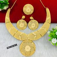Parure de bijoux classique de haute qualité en laiton plaqué or 18 carats, motif floral, comprenant un collier court à chaîne maille forçat, des boucles d'oreilles et des bagues, pour mariage, One Gram