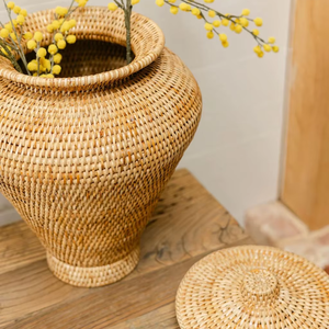 Vase en rotin tissé à la main avec couvercle fabriqué au Vietnam matériau écologique pour la décoration intérieure et la décoration de la vaisselle en gros - Product Image 3