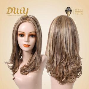 Perruque synthétique sans colle Ella-DWY de haute qualité pour femme, longueur aux épaules, pointes bouclées avec raie libre, en fibre haute température - Product Image 3