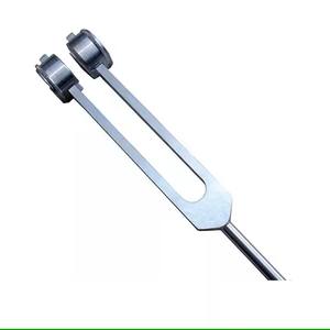 Diapason médical de précision de haute qualité Option de logo personnalisé pour la base d'instruments chirurgicaux de test neurologique et auditif - Product Image 1