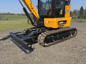 รถขุดขนาดเล็ก JCB 26C-1 คุณภาพสูง ปี 2023 แบบตีนตะขาบ สีเหลือง น้ำหนัก 1.8 ตัน เครื่องยนต์ 120 กิโลวัตต์ กำลังขุดสูง พร้อมอุปกรณ์ตักดิน - Product Image 5