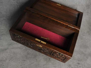 Pequeña caja de madera con estructura duradera perfecta para baratijas de joyería y soluciones de almacenamiento de uso diario - Product Image 4