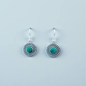 Pendientes de Plata de Diseño Único con Esmeralda, Piedra Redonda Tallada, Plata de Ley 925 - Product Image 2