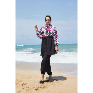 Costume da bagno modesto viola con fantasia floreale per ragazze, con design a vita arricciata - Product Image 1